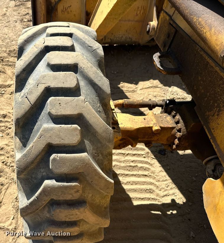 image for item EJ4879 1998 John Deere 310SE backhoe