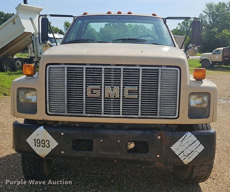 image for item EJ5558 1995 GMC Topkick C6500 flatbed truck