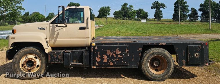 image for item EJ5558 1995 GMC Topkick C6500 flatbed truck