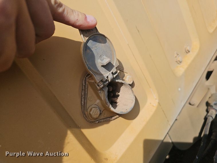 image for item EJ5558 1995 GMC Topkick C6500 flatbed truck