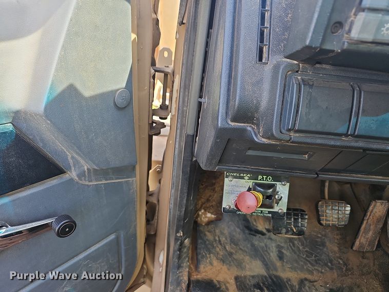 image for item EJ5558 1995 GMC Topkick C6500 flatbed truck