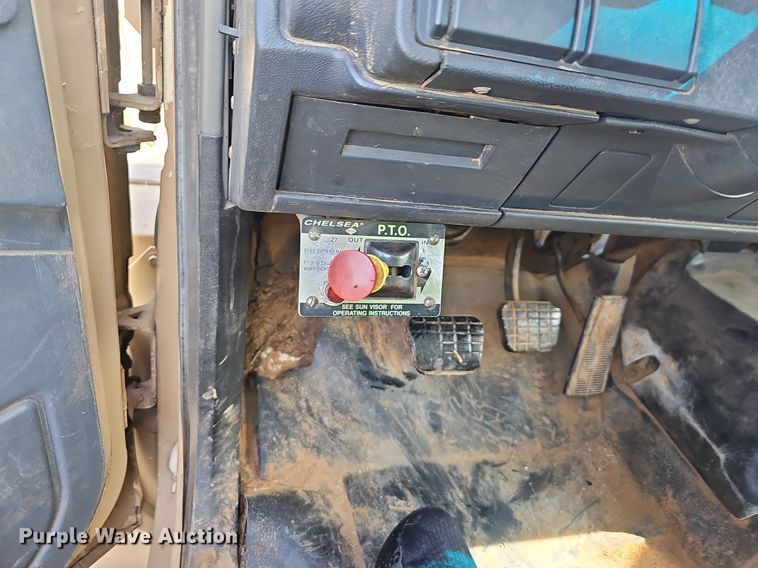 image for item EJ5558 1995 GMC Topkick C6500 flatbed truck