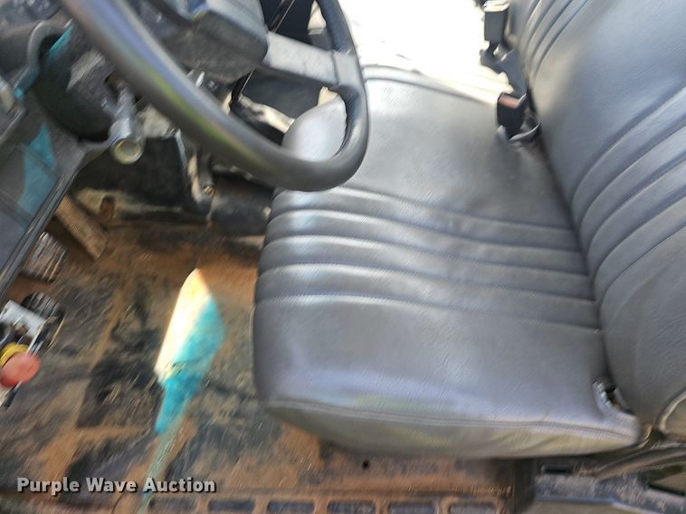 image for item EJ5558 1995 GMC Topkick C6500 flatbed truck