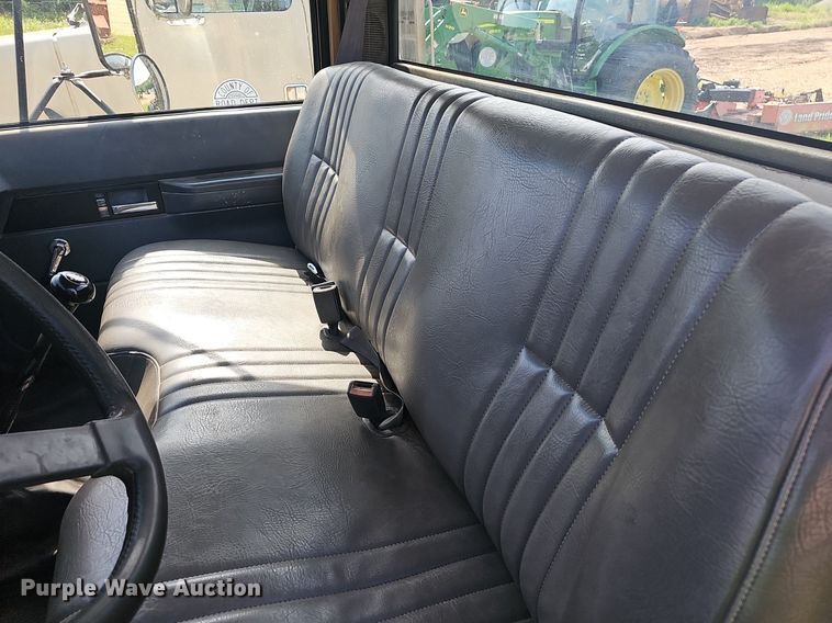 image for item EJ5558 1995 GMC Topkick C6500 flatbed truck