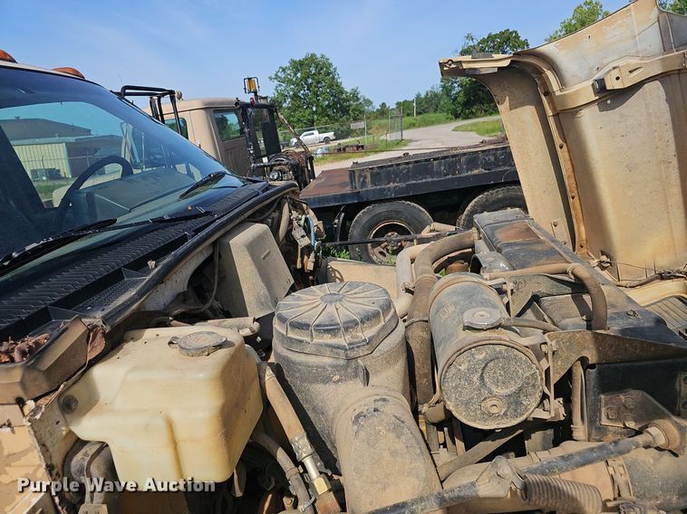 image for item EJ5558 1995 GMC Topkick C6500 flatbed truck