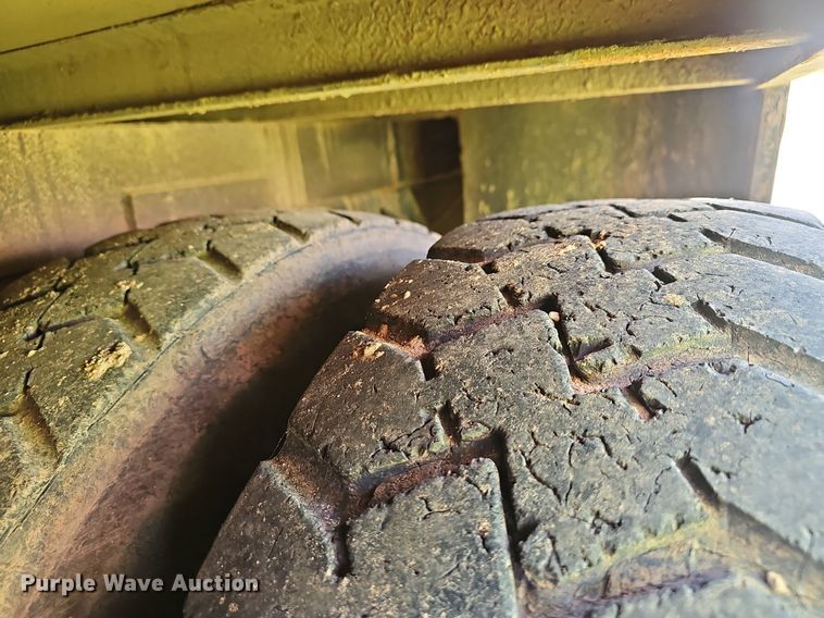 image for item EJ5558 1995 GMC Topkick C6500 flatbed truck