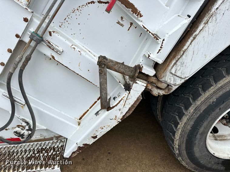 image for item EK0023 2012 Freightliner Business Class M2 refuse truck