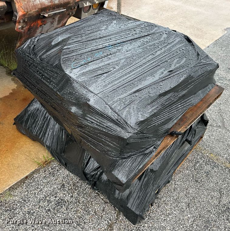 image for item EK0023 2012 Freightliner Business Class M2 refuse truck