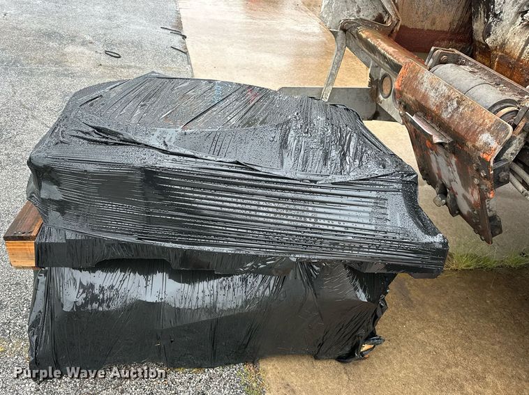 image for item EK0023 2012 Freightliner Business Class M2 refuse truck