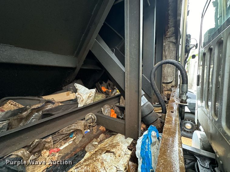 image for item EK0023 2012 Freightliner Business Class M2 refuse truck