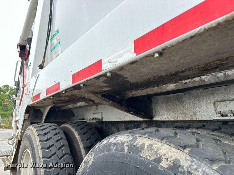 image for item EK0023 2012 Freightliner Business Class M2 refuse truck