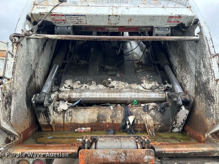 image for item EK0023 2012 Freightliner Business Class M2 refuse truck