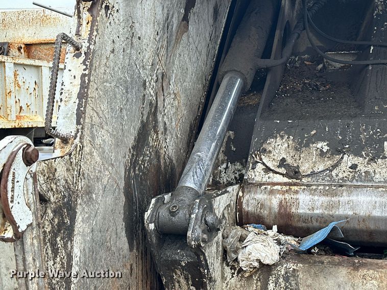 image for item EK0023 2012 Freightliner Business Class M2 refuse truck