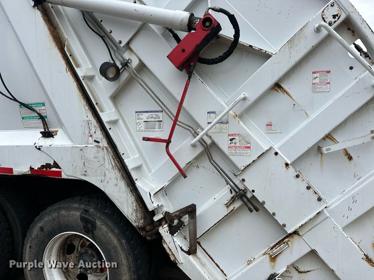 image for item EK0023 2012 Freightliner Business Class M2 refuse truck