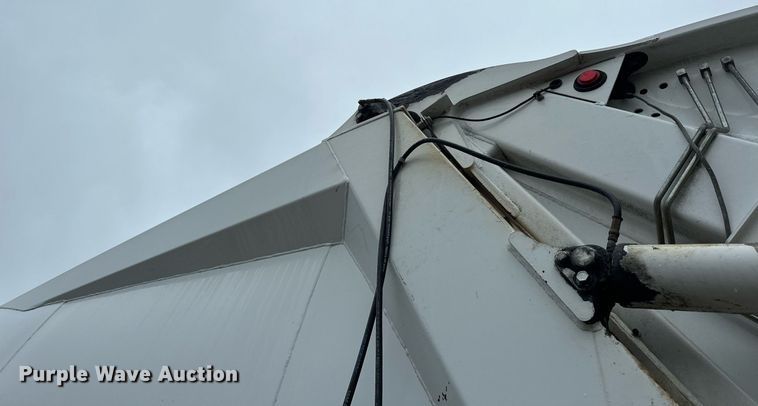 image for item EK0023 2012 Freightliner Business Class M2 refuse truck