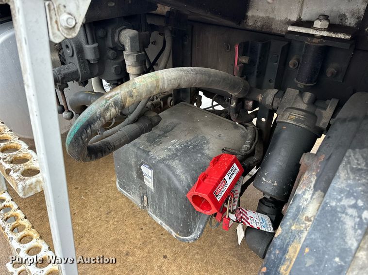 image for item EK0023 2012 Freightliner Business Class M2 refuse truck