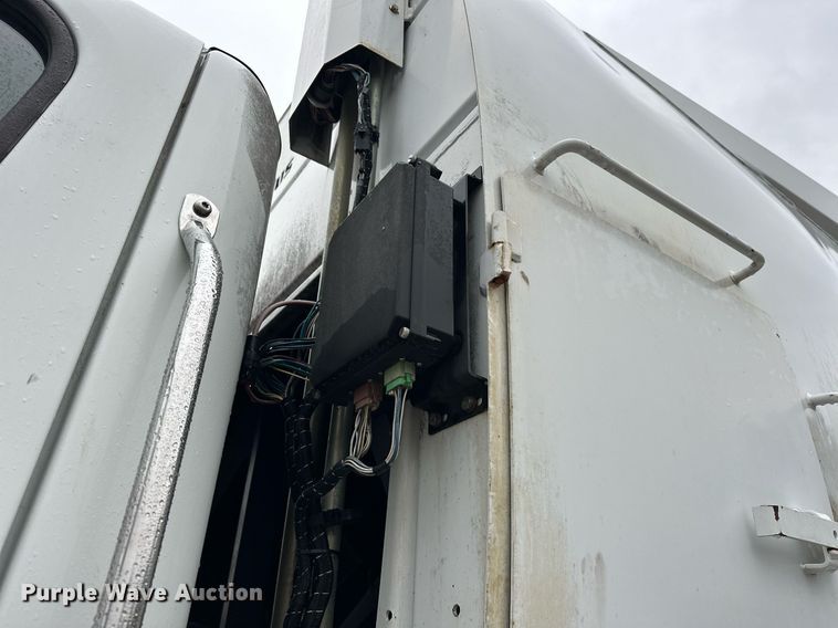 image for item EK0023 2012 Freightliner Business Class M2 refuse truck