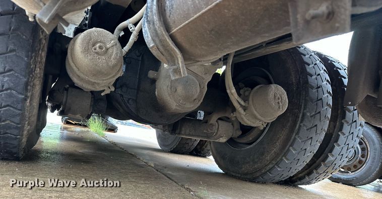 image for item EK0023 2012 Freightliner Business Class M2 refuse truck