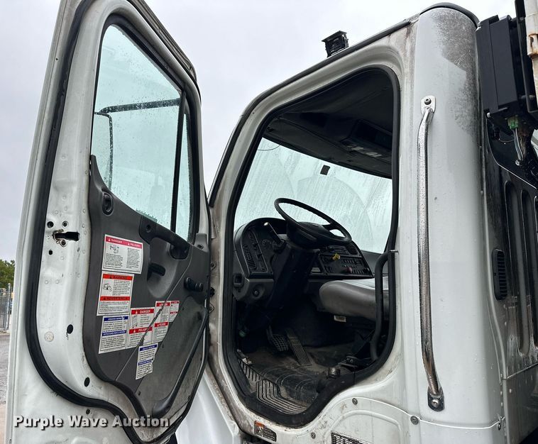 image for item EK0023 2012 Freightliner Business Class M2 refuse truck