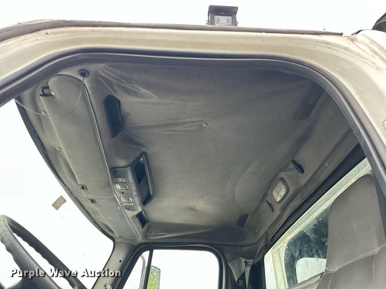 image for item EK0023 2012 Freightliner Business Class M2 refuse truck