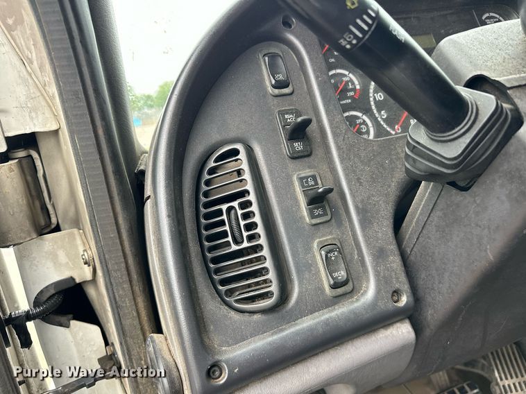 image for item EK0023 2012 Freightliner Business Class M2 refuse truck