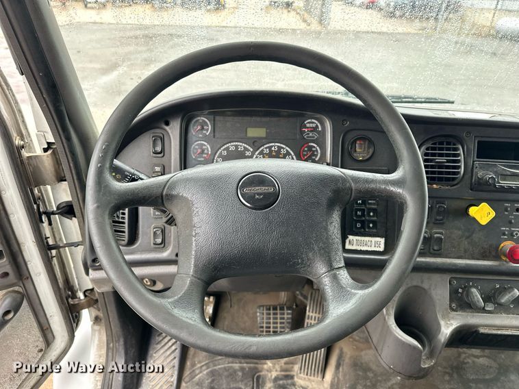 image for item EK0023 2012 Freightliner Business Class M2 refuse truck