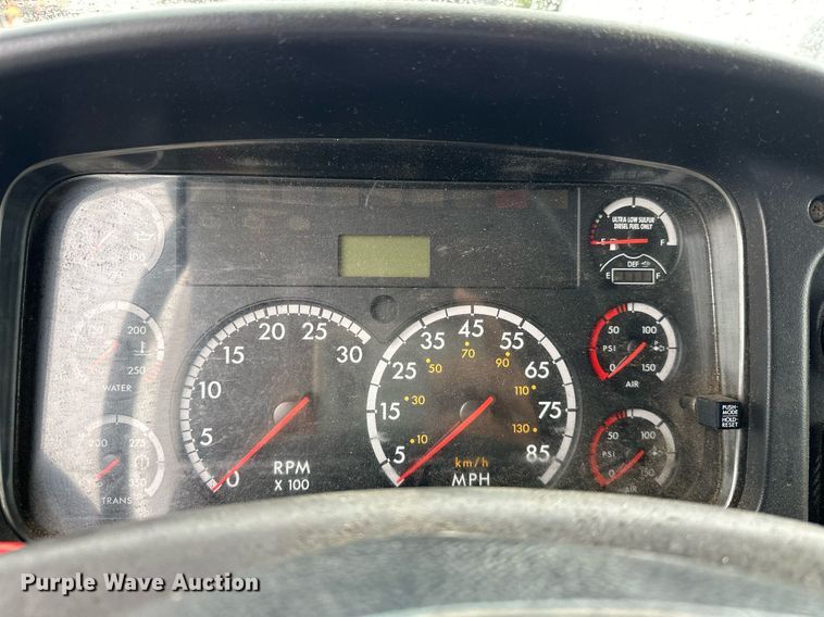 image for item EK0023 2012 Freightliner Business Class M2 refuse truck