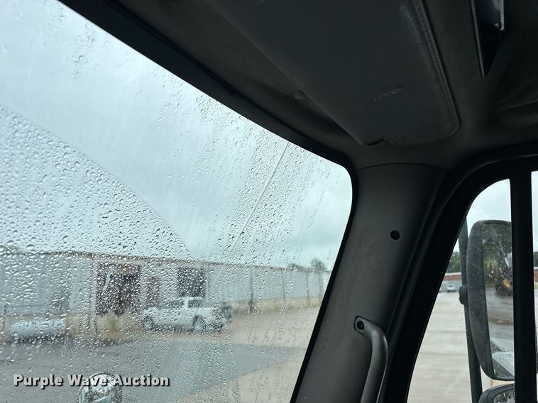 image for item EK0023 2012 Freightliner Business Class M2 refuse truck