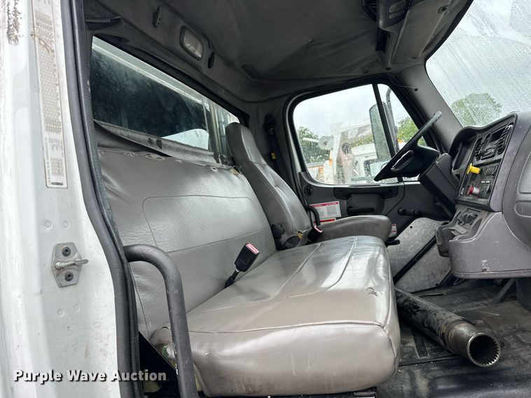 image for item EK0023 2012 Freightliner Business Class M2 refuse truck