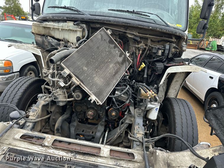 image for item EK0023 2012 Freightliner Business Class M2 refuse truck