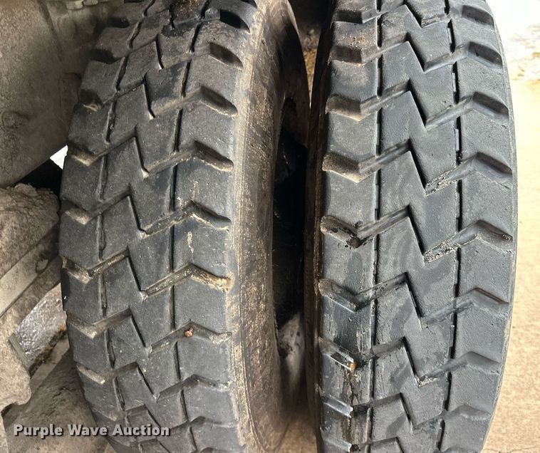 image for item EK0023 2012 Freightliner Business Class M2 refuse truck