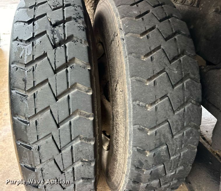 image for item EK0023 2012 Freightliner Business Class M2 refuse truck