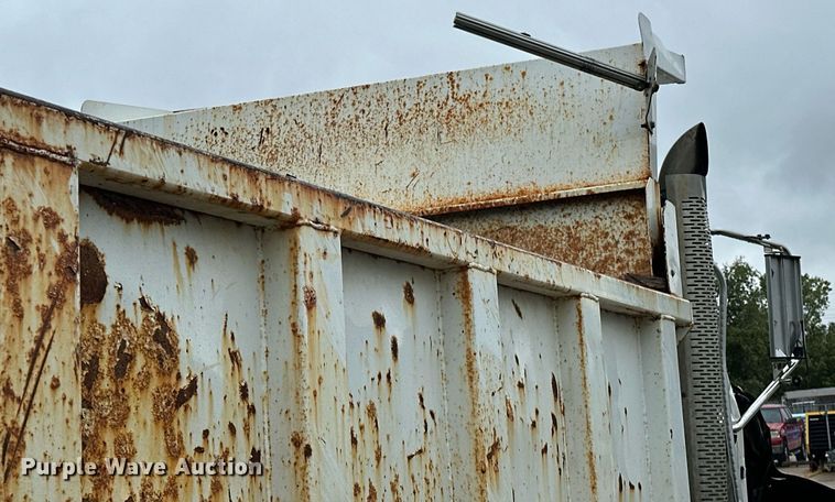 image for item EK0024 2016 Mack Granite GU433 dump truck