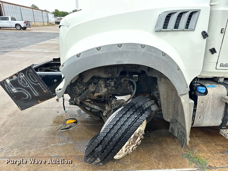 image for item EK0024 2016 Mack Granite GU433 dump truck