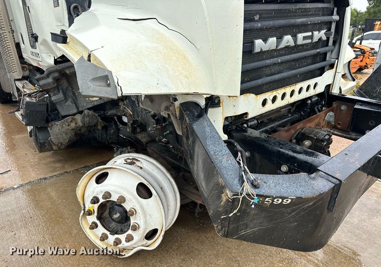 image for item EK0024 2016 Mack Granite GU433 dump truck