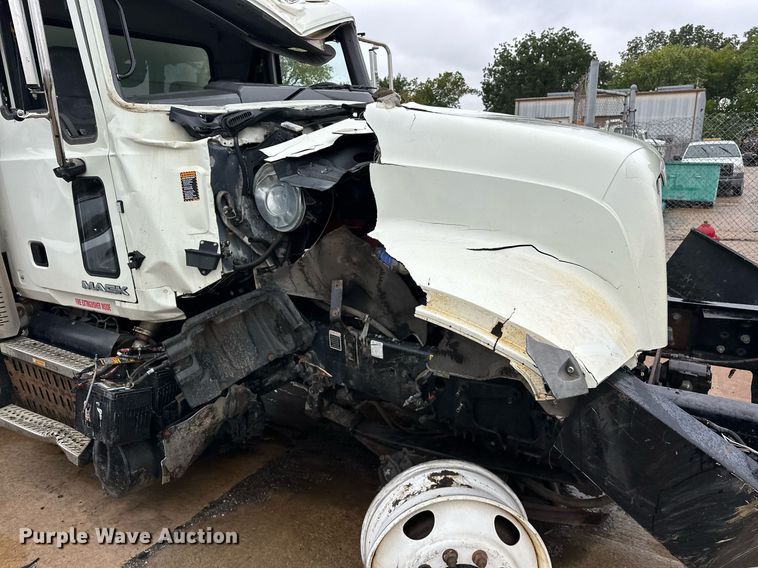 image for item EK0024 2016 Mack Granite GU433 dump truck