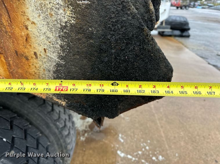 image for item EK0024 2016 Mack Granite GU433 dump truck