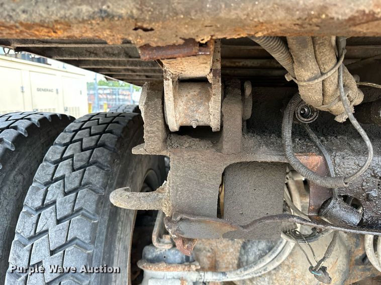 image for item EK0024 2016 Mack Granite GU433 dump truck