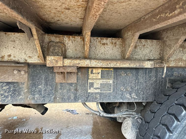 image for item EK0024 2016 Mack Granite GU433 dump truck