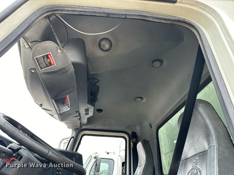 image for item EK0024 2016 Mack Granite GU433 dump truck