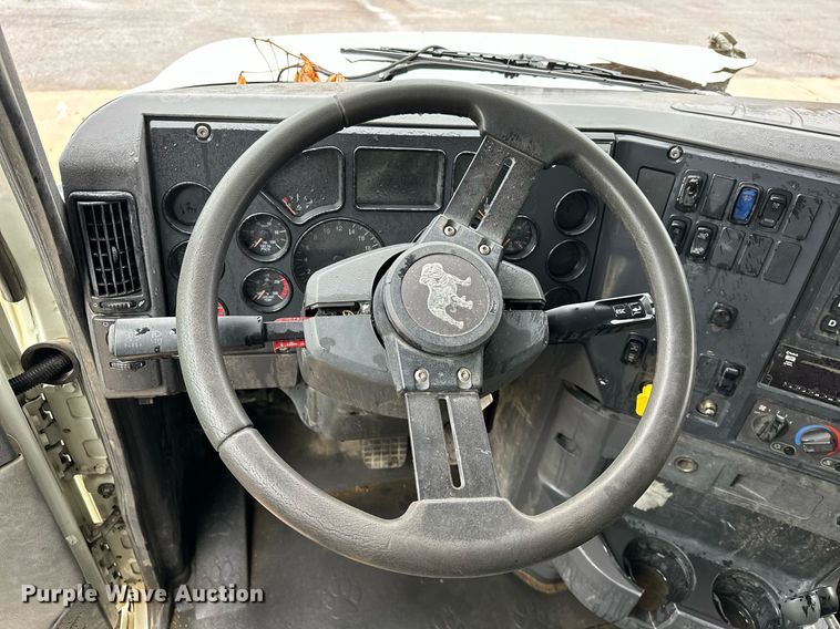 image for item EK0024 2016 Mack Granite GU433 dump truck