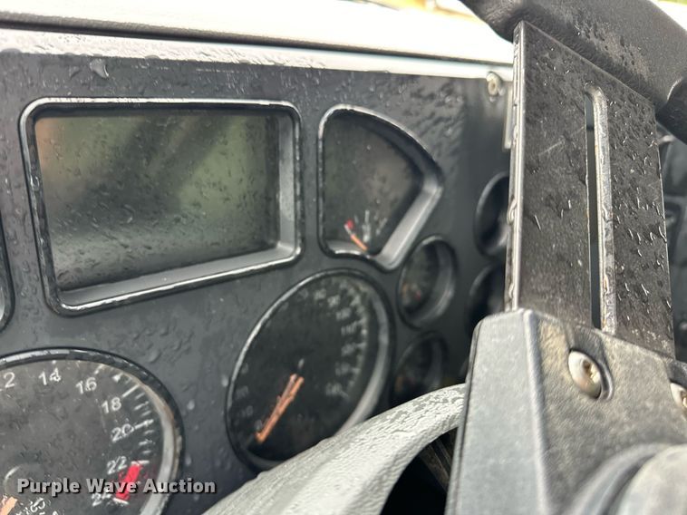 image for item EK0024 2016 Mack Granite GU433 dump truck