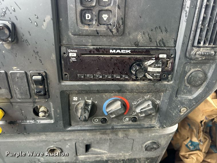 image for item EK0024 2016 Mack Granite GU433 dump truck