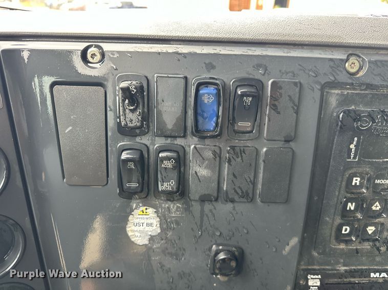 image for item EK0024 2016 Mack Granite GU433 dump truck