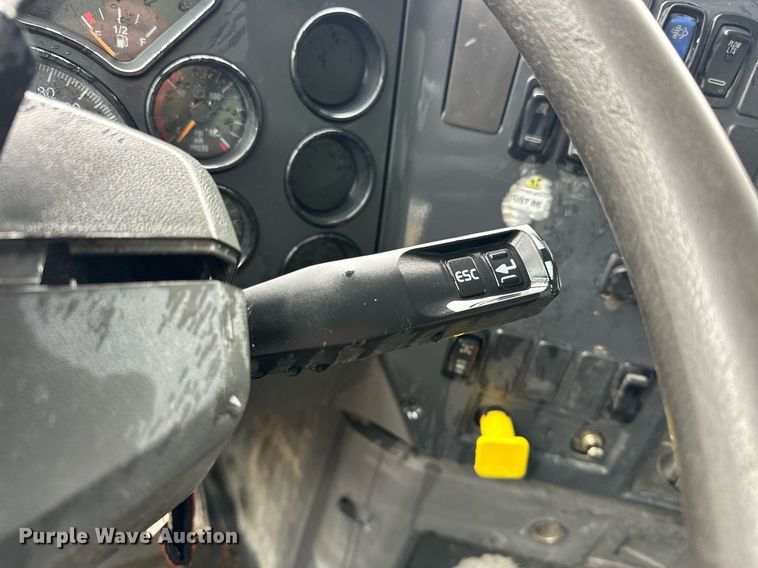 image for item EK0024 2016 Mack Granite GU433 dump truck