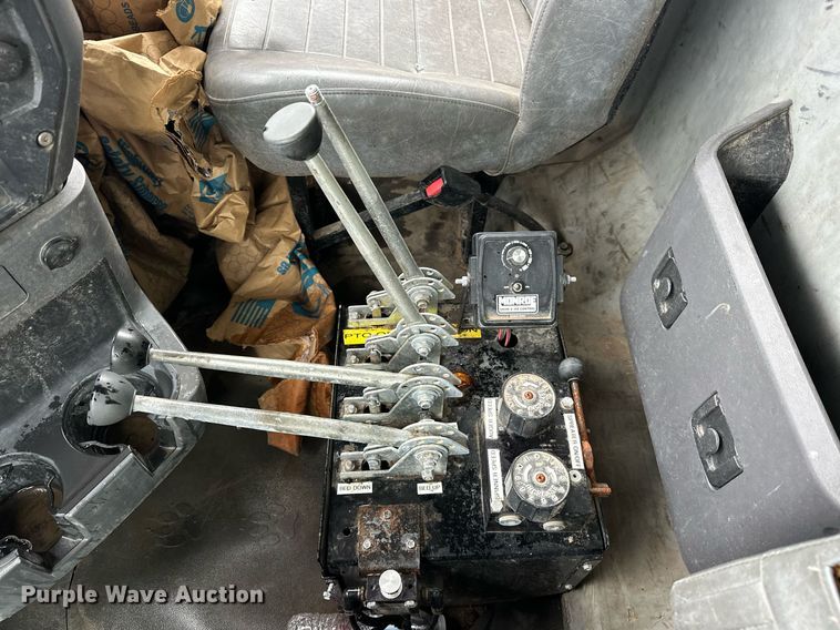 image for item EK0024 2016 Mack Granite GU433 dump truck