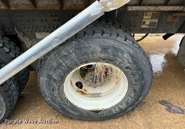 image for item EK0024 2016 Mack Granite GU433 dump truck