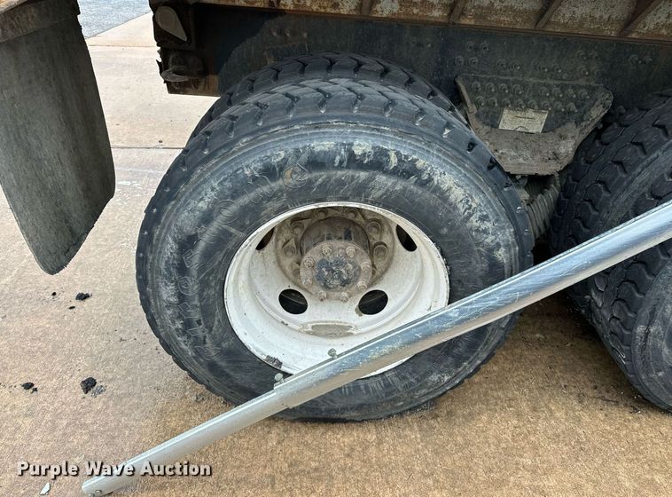 image for item EK0024 2016 Mack Granite GU433 dump truck