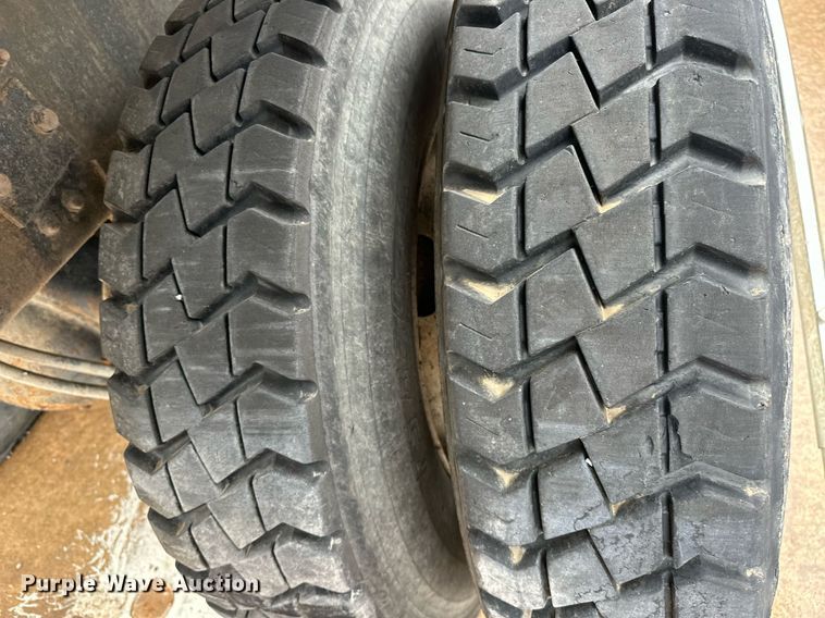 image for item EK0024 2016 Mack Granite GU433 dump truck