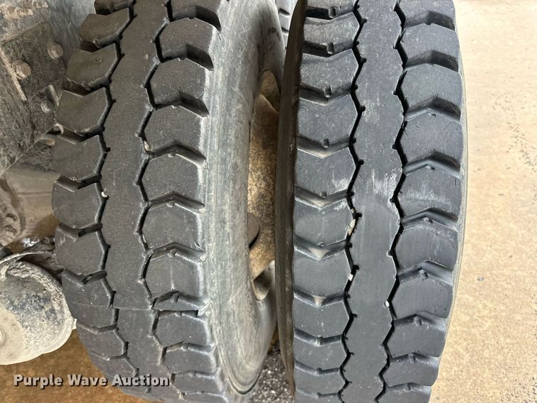 image for item EK0024 2016 Mack Granite GU433 dump truck